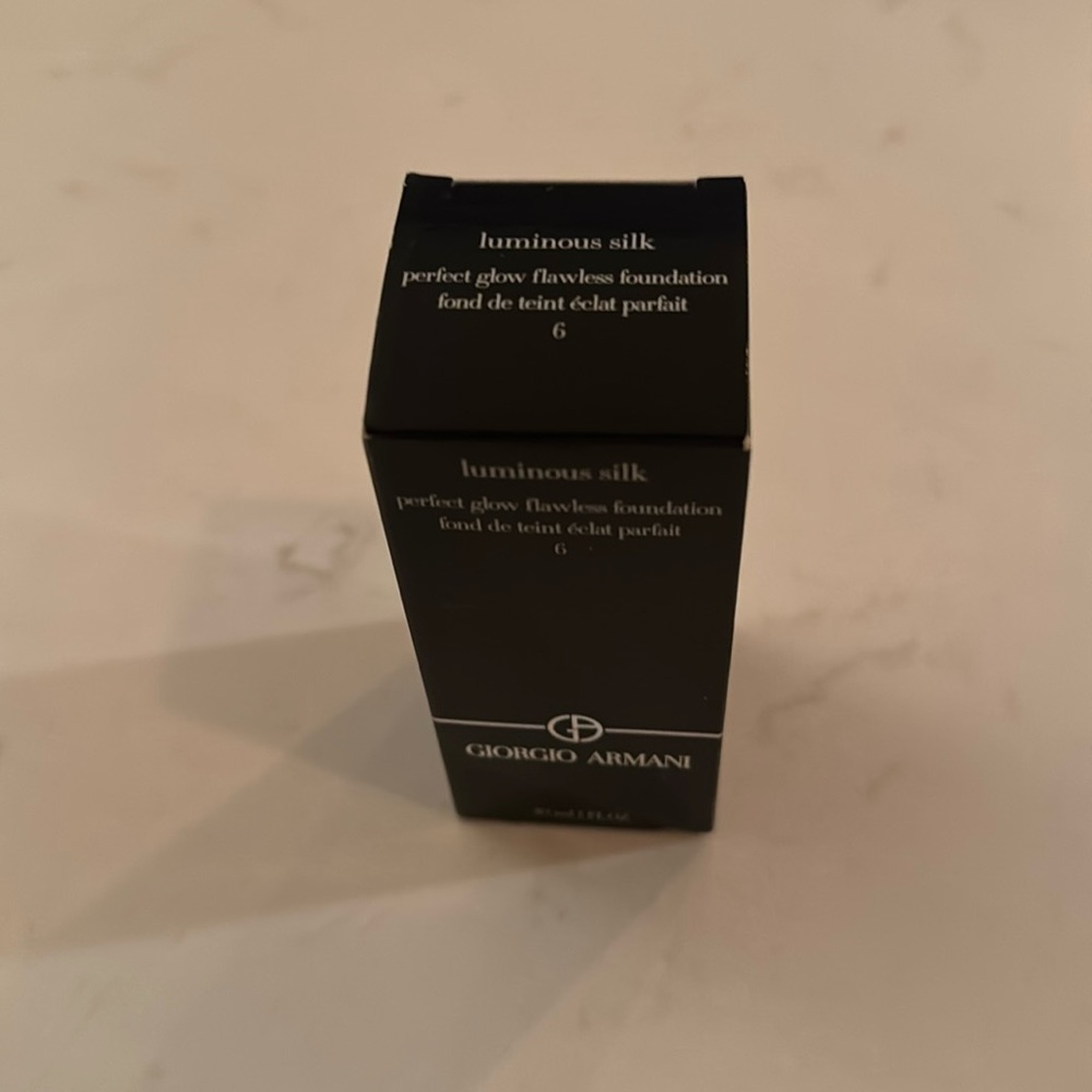 Giorgio Armani Luminous Silk Foundation color 6.0